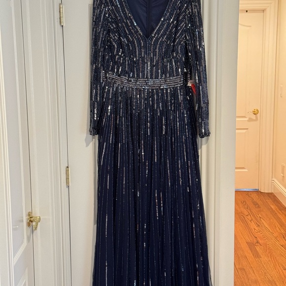 NWT Mac Duggal 4977 Sequined V-Neck Illusion Sleeve A-Line Gown Midnight Size 16 - Picture 6 of 11
